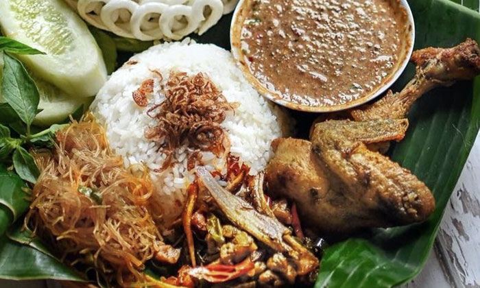 kelezatan nasi uduk betawi